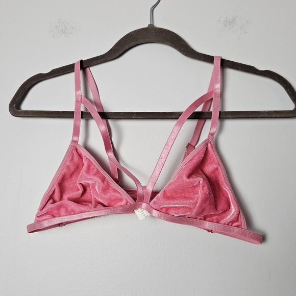 Velvet Pink‎ Triangle Bralette - Picture 1 of 4